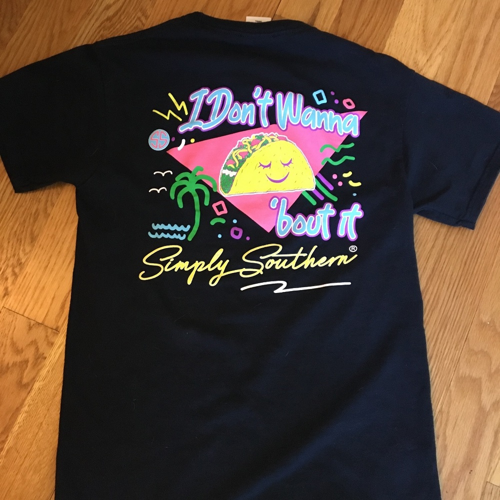 A Simply Southern T-Shirt size: small never worn